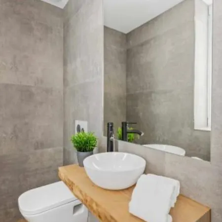 Salsa Βίλα Nerja