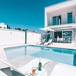Salsa Villa *